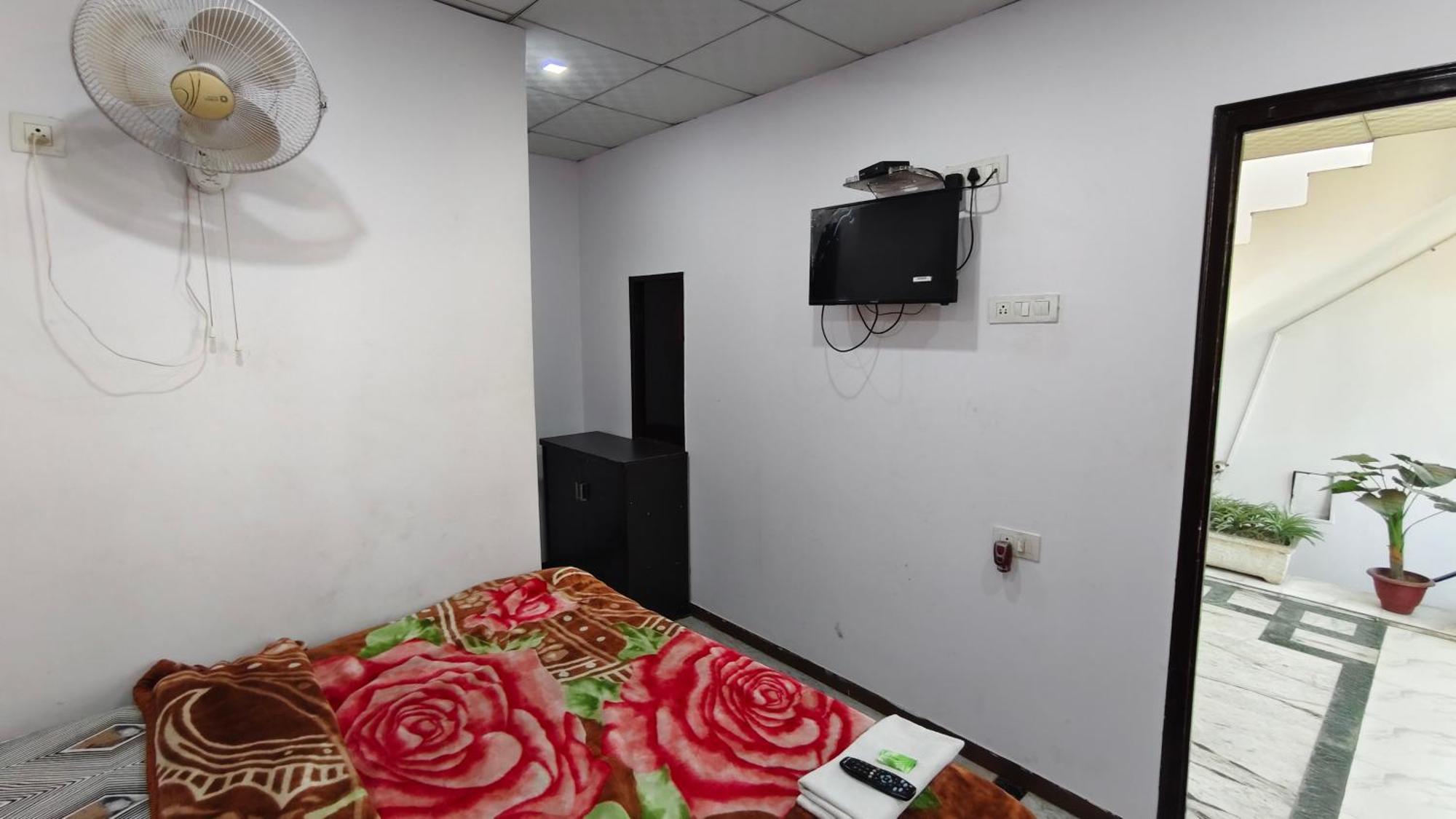 Rajdhani Guest House ฟารีดาบัด ภายนอก รูปภาพ